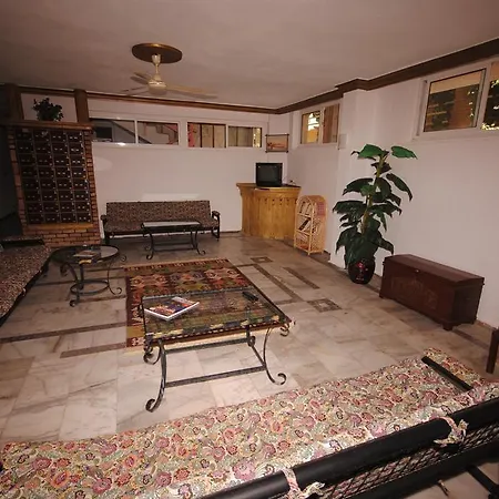 Murat Selcuk Apart Hotel 3* מרמריס