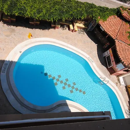 מלון דירות Murat Selcuk Apart Hotel 3*