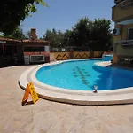 Murat Selcuk Apart Hotel 3* مرمريس