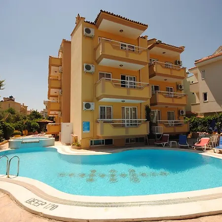 Murat Selcuk Apart Hotel מלון דירות 3*