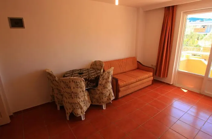 Murat Selcuk Apart Hotel مرمريس