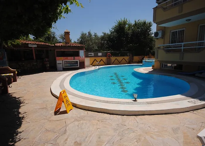 Murat Selcuk Apart Hotel 3* مرمريس